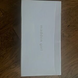 Knee high boots with heel! Never worn, brand new